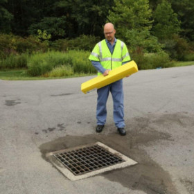 NEW PIG ESSENTIAL DRAIN COVER WITH HANDLES