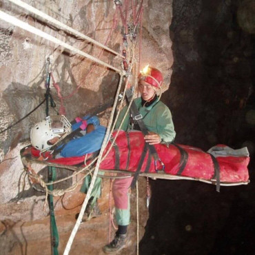 KONG 911 CAVE HÖHLENRETTUNGSTRAGEN